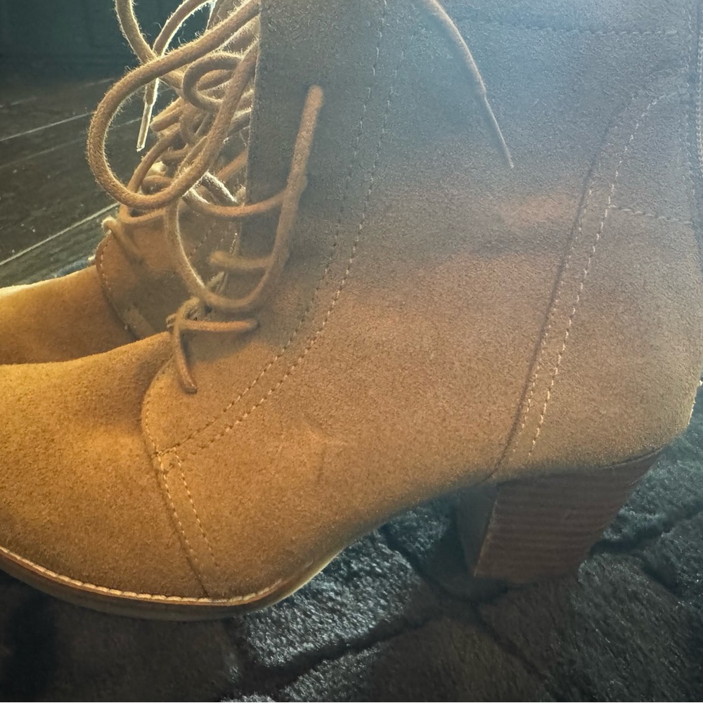 Coconuts by Matisse Tan Lace Up Boots with Chunky Heel